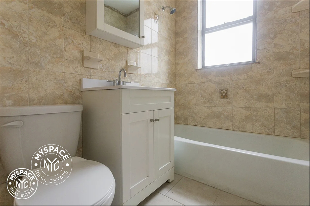 381 Berry Street - Photo 8