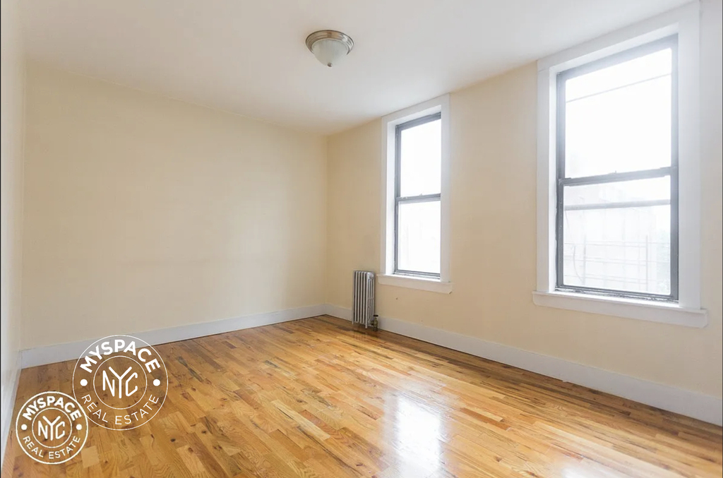381 Berry Street - Photo 4