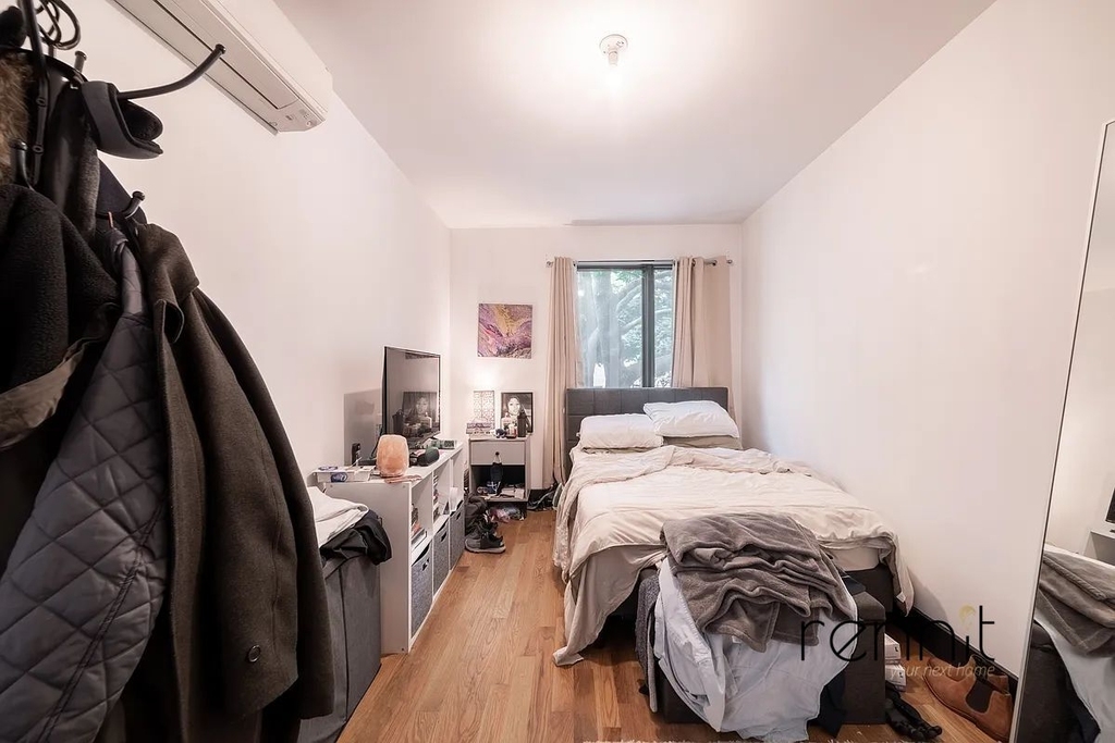 562 Park Place - Photo 4