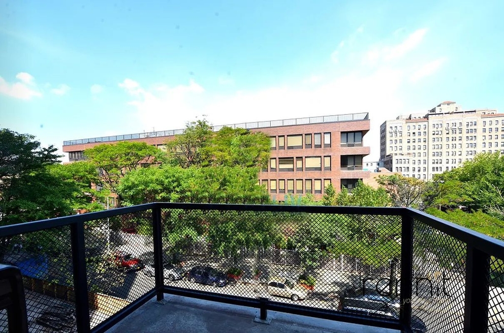 562 Park Place - Photo 1