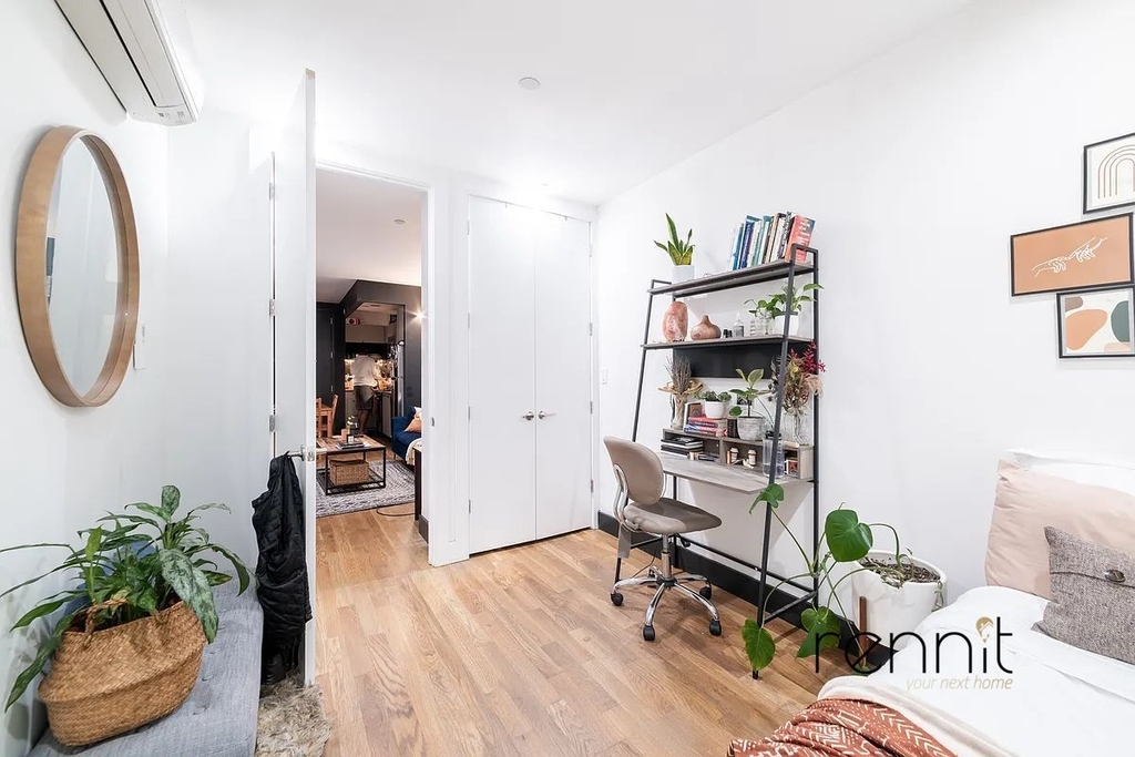 562 Park Place - Photo 3