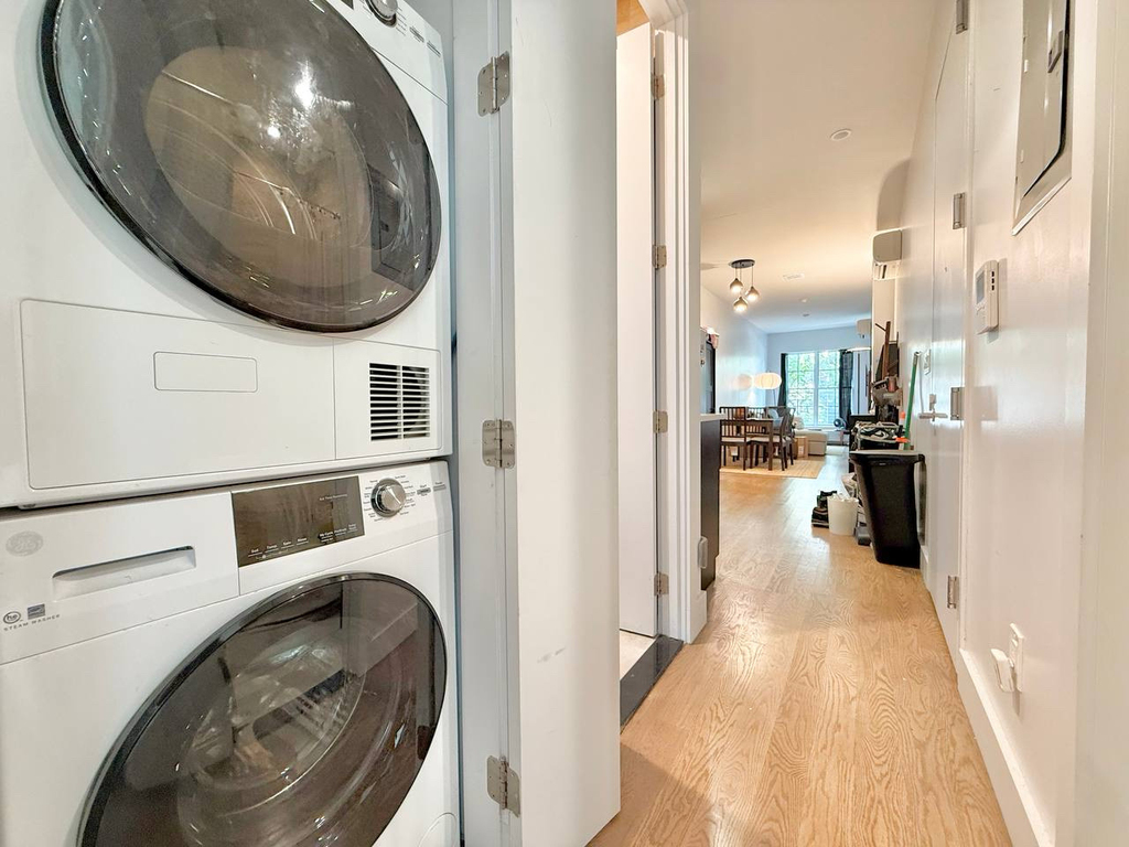 99 Varet Street - Photo 1