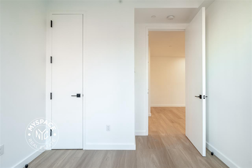 654 Madison Street - Photo 14