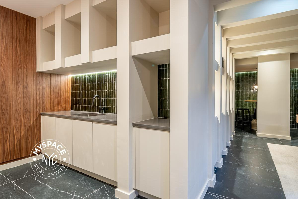 654 Madison Street - Photo 7