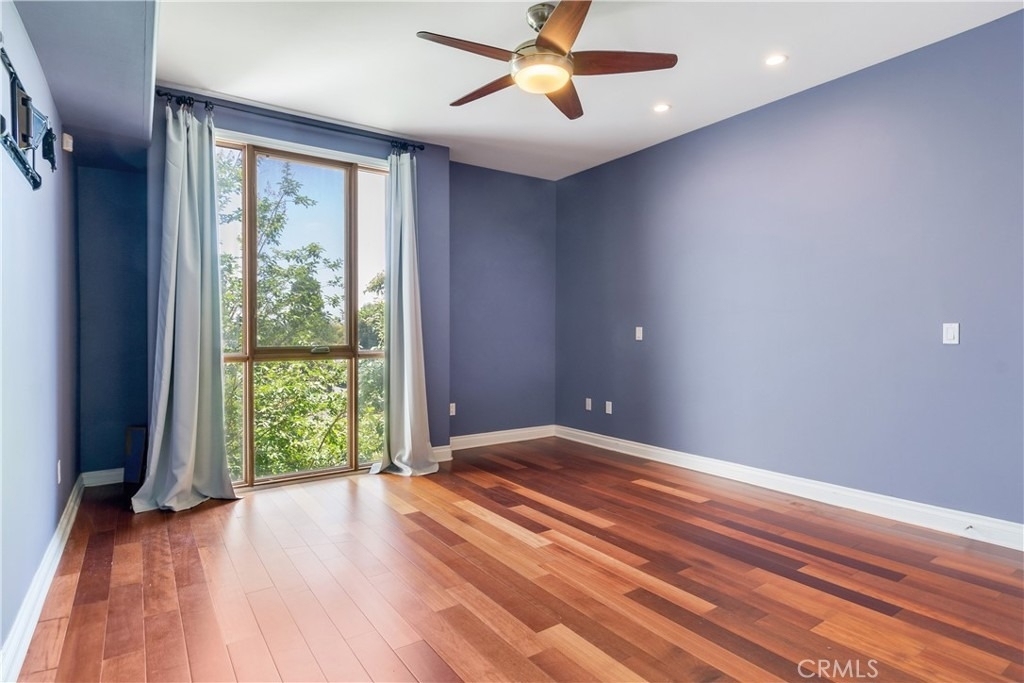 333 N Hill Avenue - Photo 16