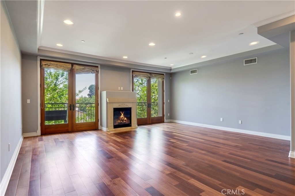 333 N Hill Avenue - Photo 7