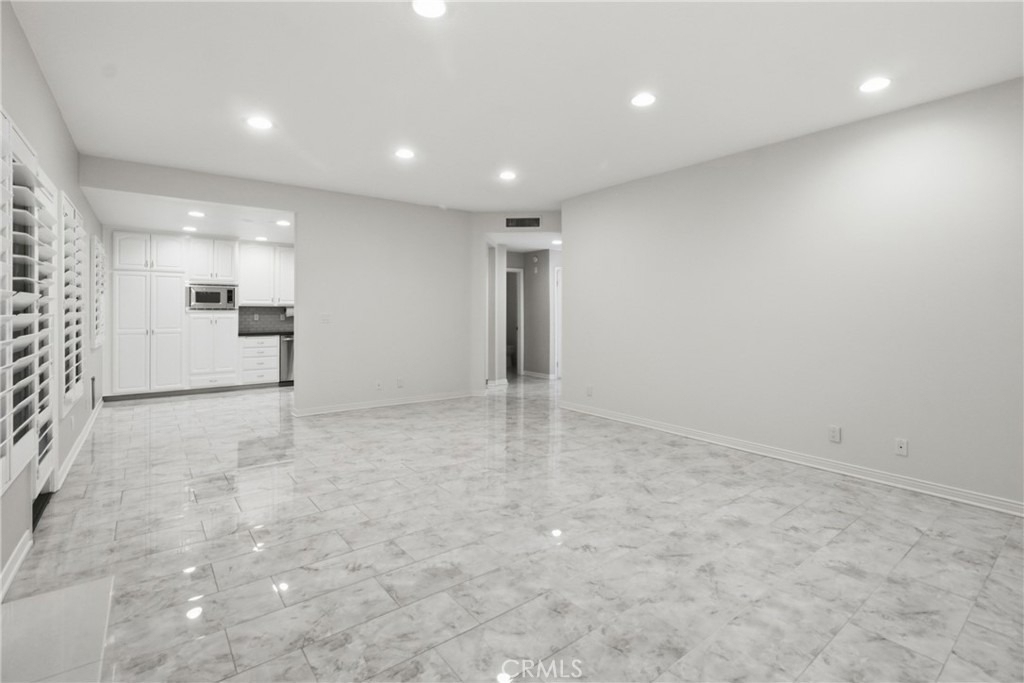 5200 White Oak Avenue - Photo 28