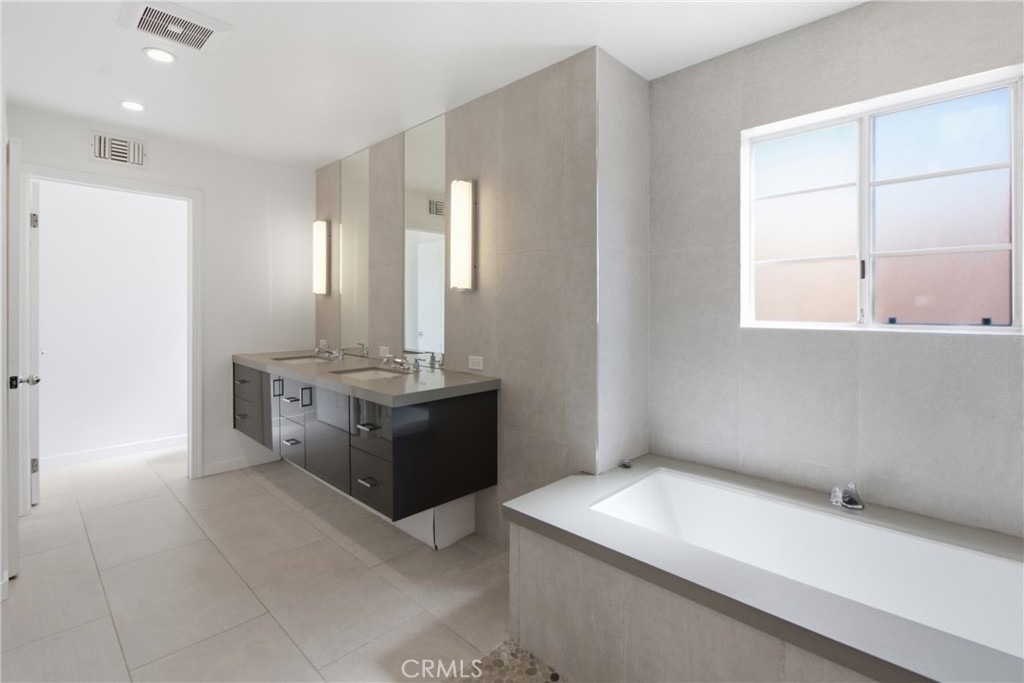 5200 White Oak Avenue - Photo 23