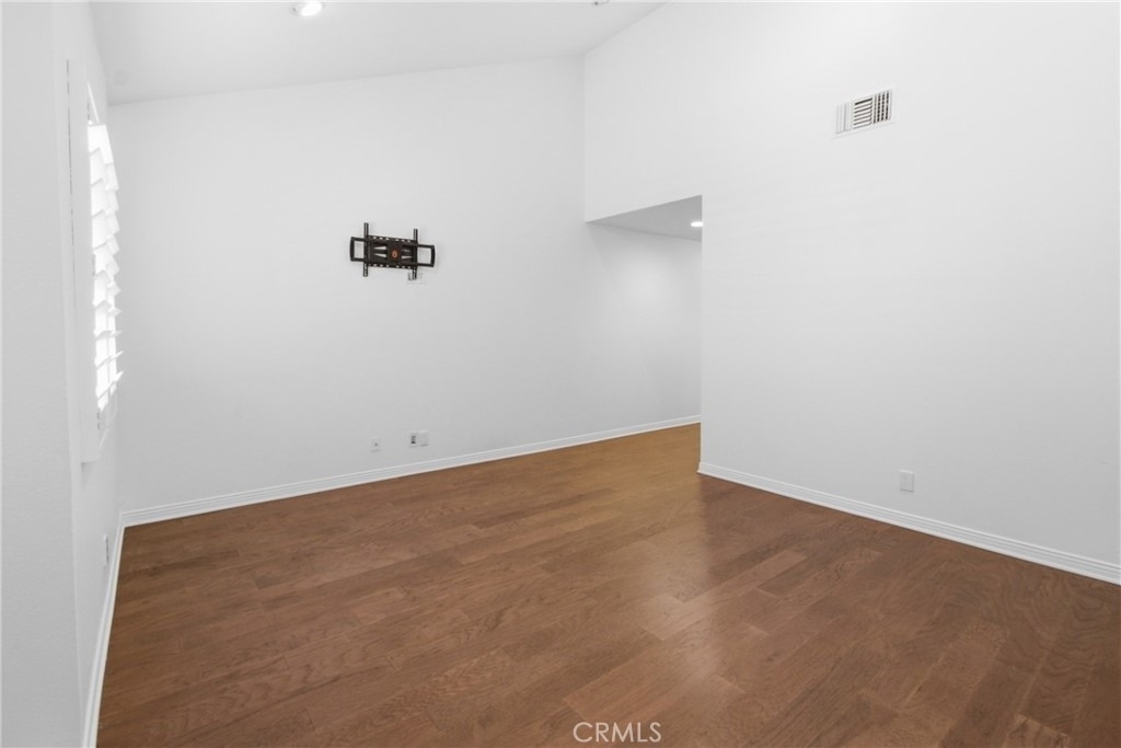 5200 White Oak Avenue - Photo 5