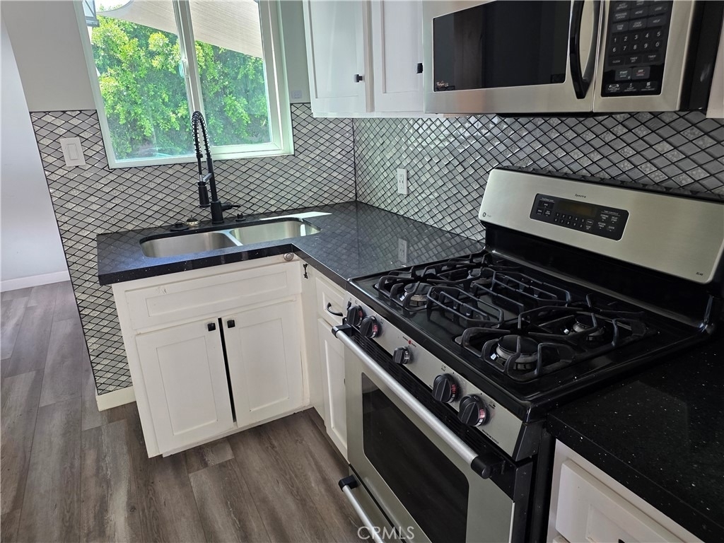 5779 Enfield - Photo 3