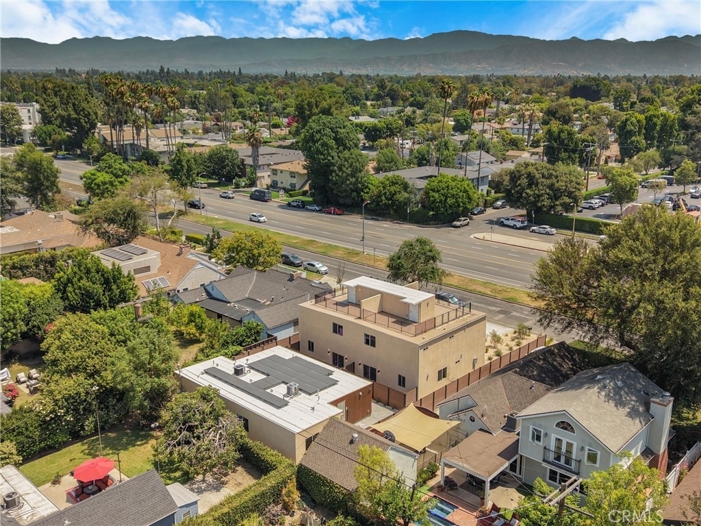 4851 1/2 Woodman Avenue - Photo 13