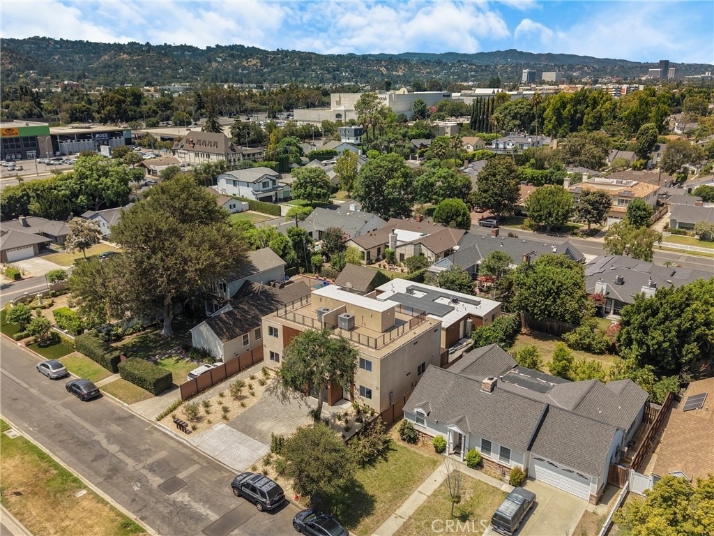 4851 1/2 Woodman Avenue - Photo 16