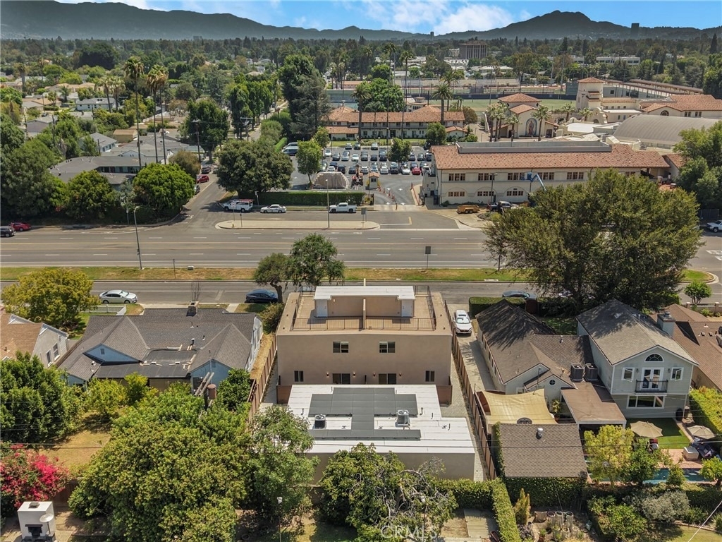 4851 1/2 Woodman Avenue - Photo 14