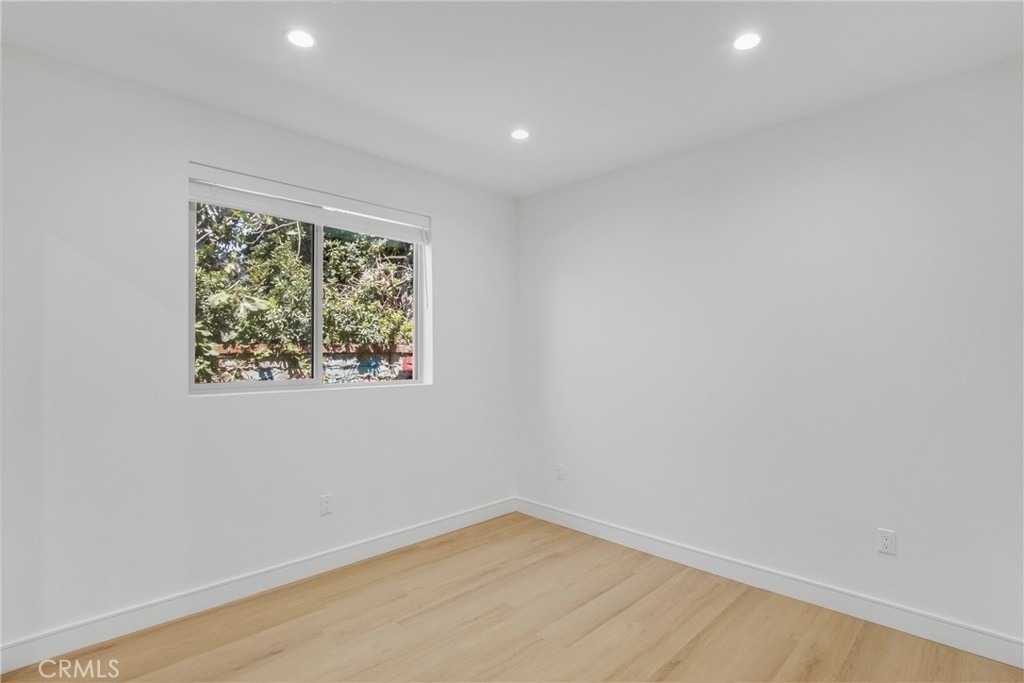 4851 1/2 Woodman Avenue - Photo 7