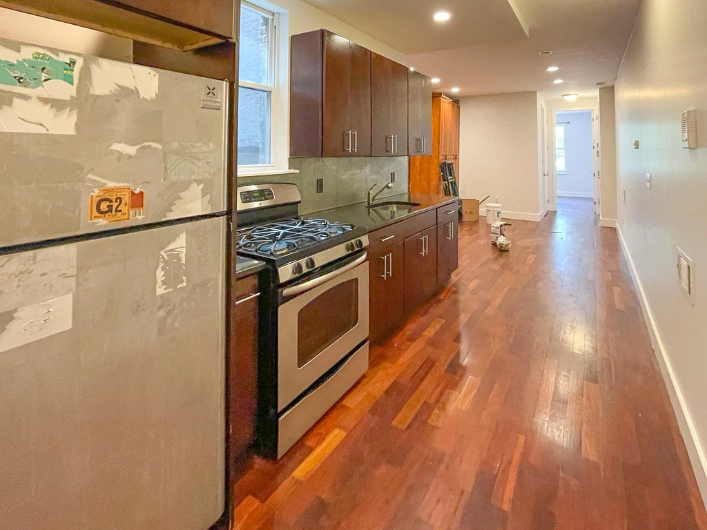 1327 Halsey Street - Photo 1