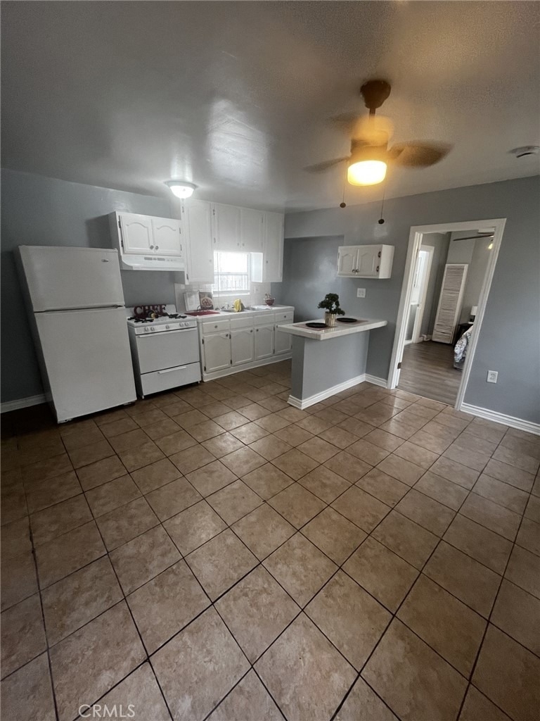 4520 S Normandie - Photo 0