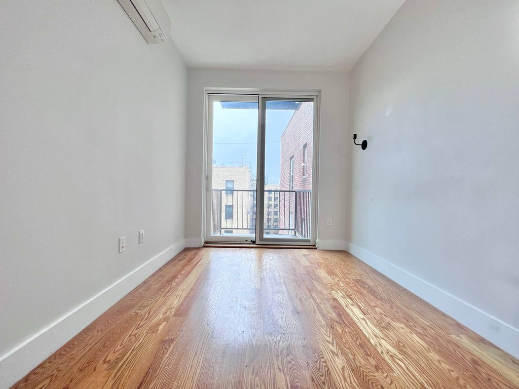 250 Lenox Road - Photo 2