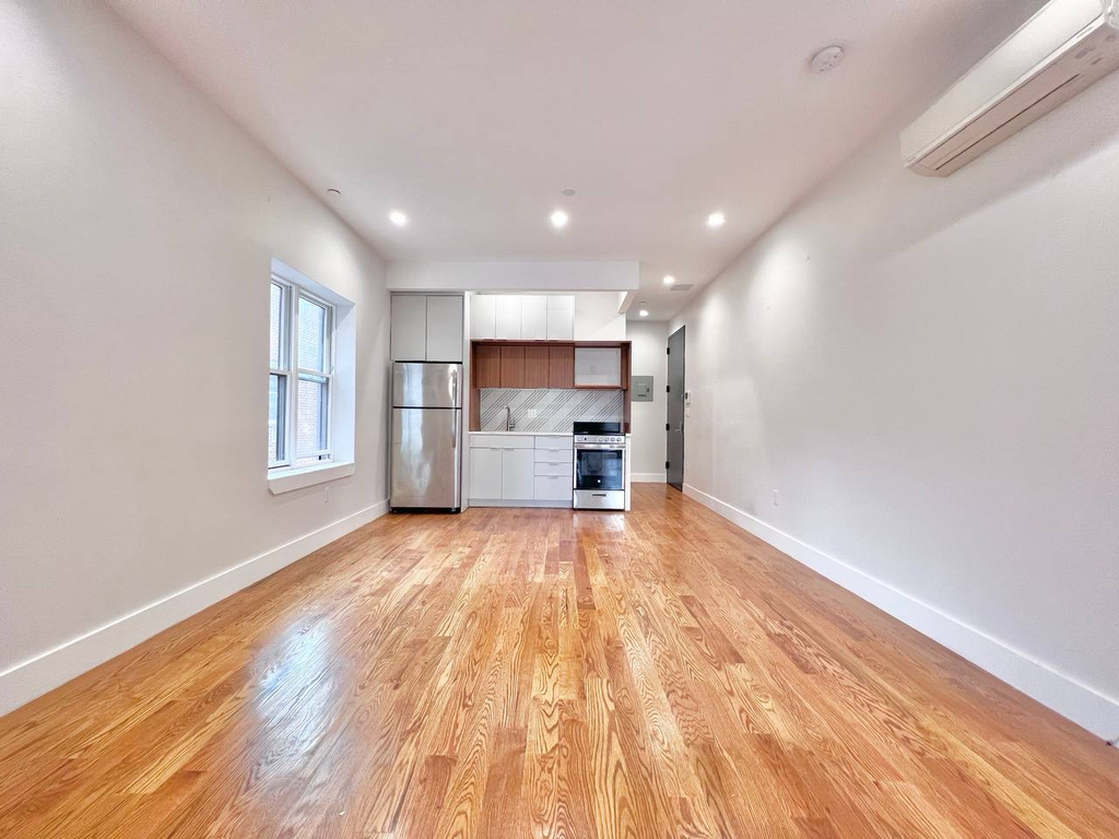 250 Lenox Road - Photo 0