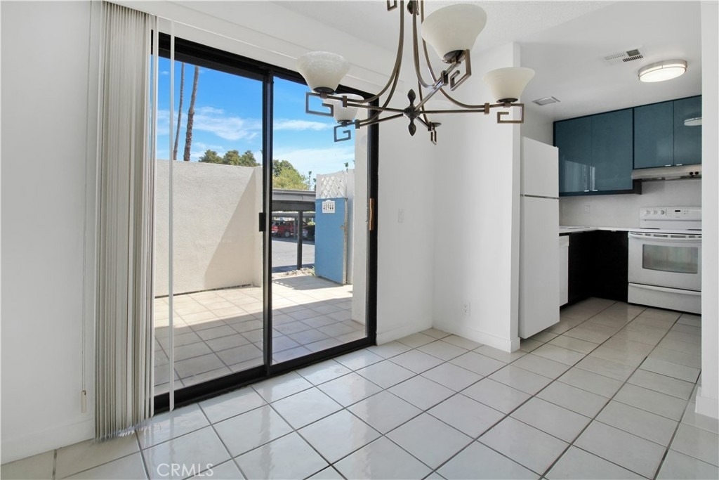 48944 Desert Flower Drive - Photo 2