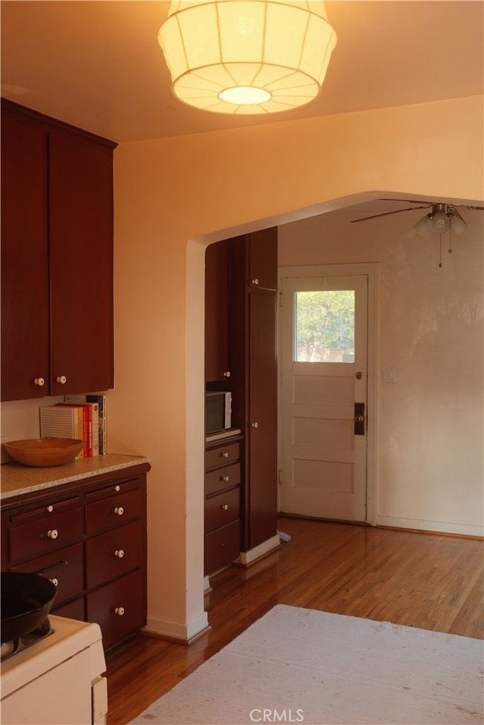 423 S Indiana - Photo 10