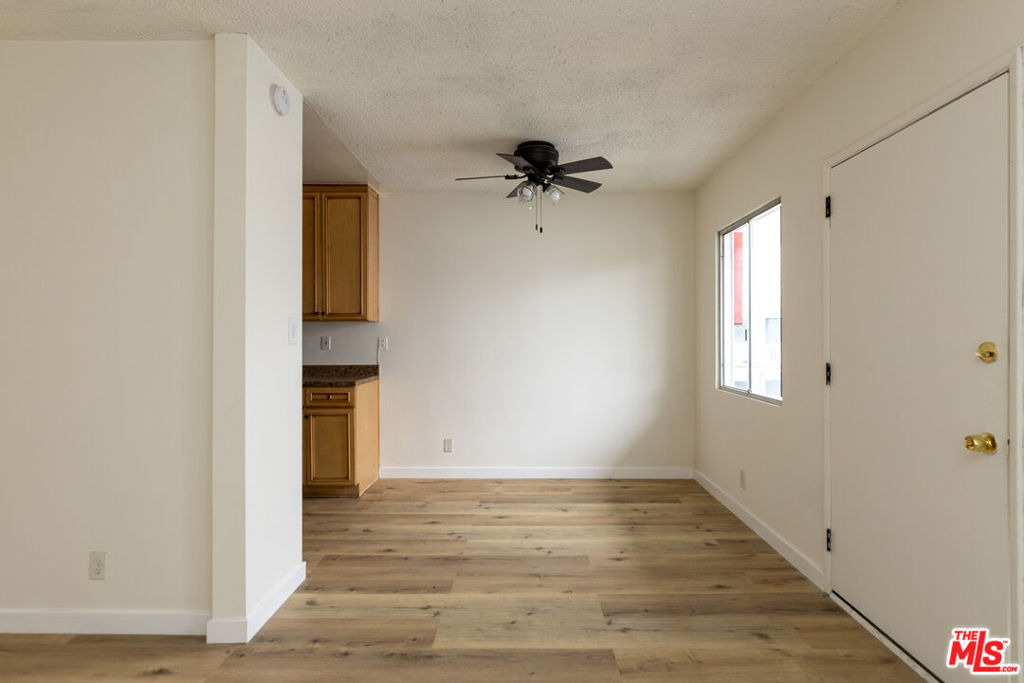 1295 Federal Avenue - Photo 8