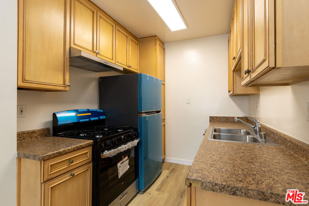1295 Federal Avenue - Photo 1