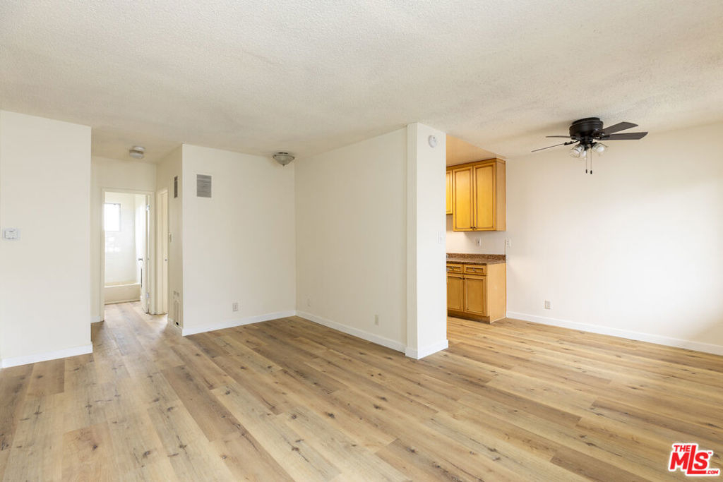 1295 Federal Avenue - Photo 10