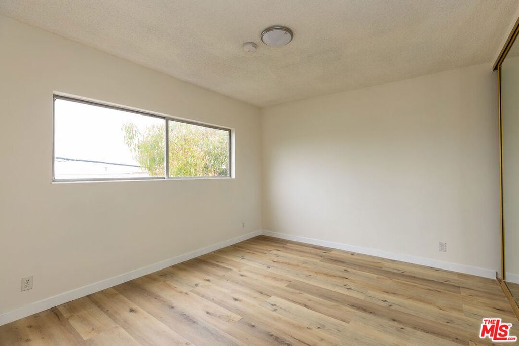 1295 Federal Avenue - Photo 11