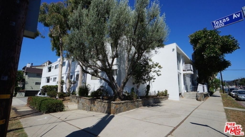 1295 Federal Avenue - Photo 3