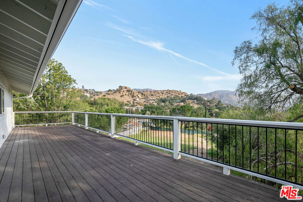 23937 Jensen Drive - Photo 10