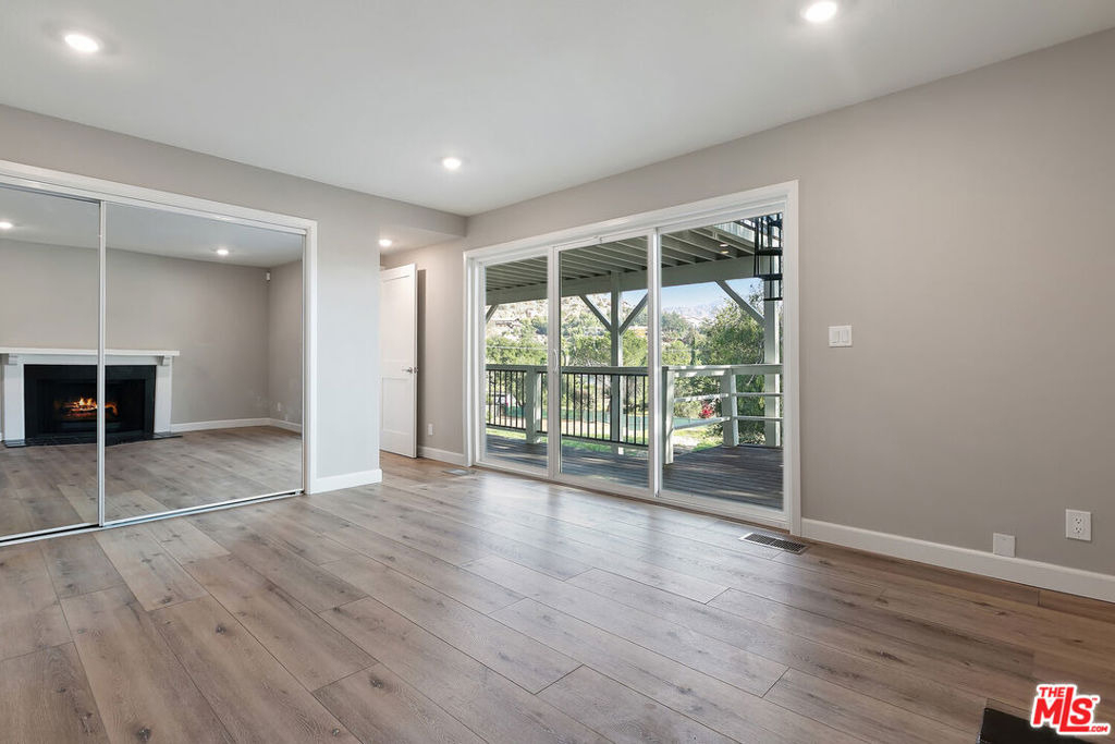 23937 Jensen Drive - Photo 18
