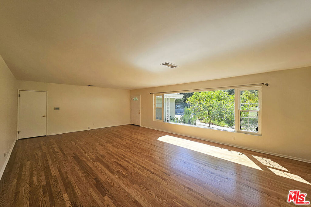 3700 Glenwood Avenue - Photo 3