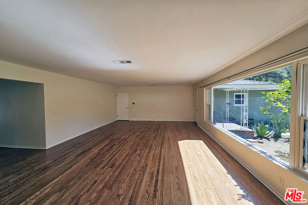 3700 Glenwood Avenue - Photo 4