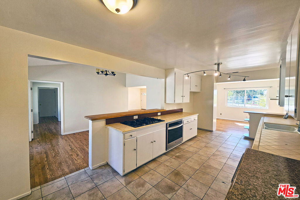 3700 Glenwood Avenue - Photo 9