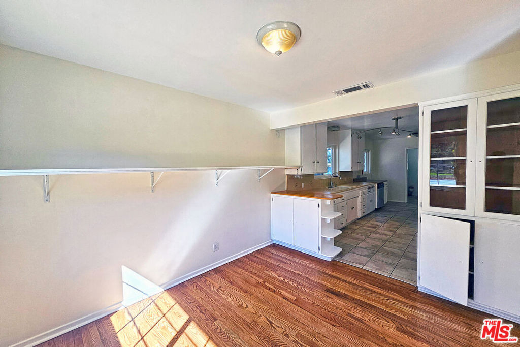 3700 Glenwood Avenue - Photo 5