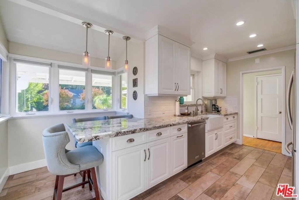 21447 Providencia Street - Photo 29