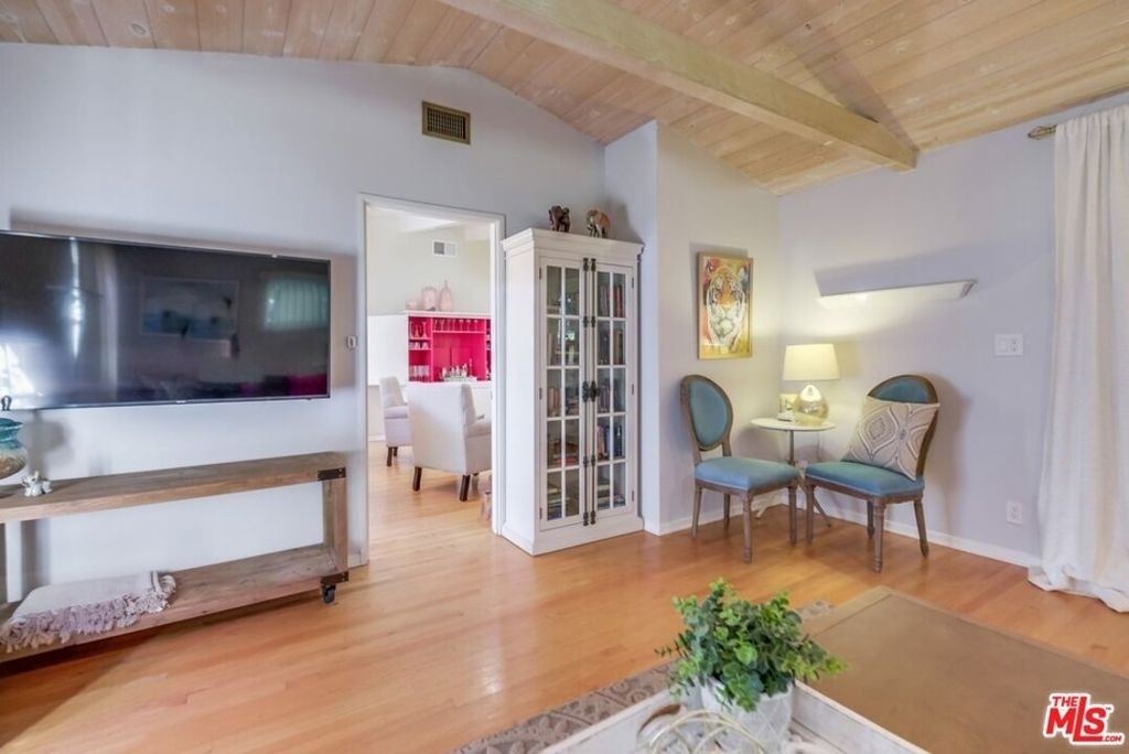 21447 Providencia Street - Photo 24