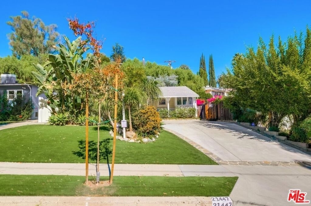 21447 Providencia Street - Photo 3