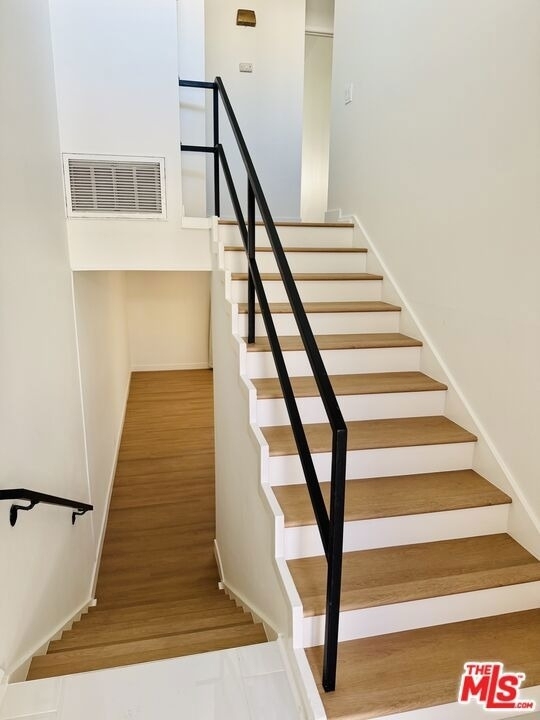 3500 W Manchester Boulevard - Photo 2