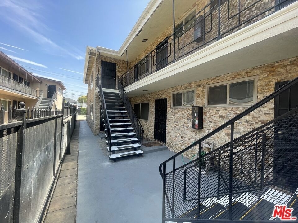 628 S Osage Avenue - Photo 2