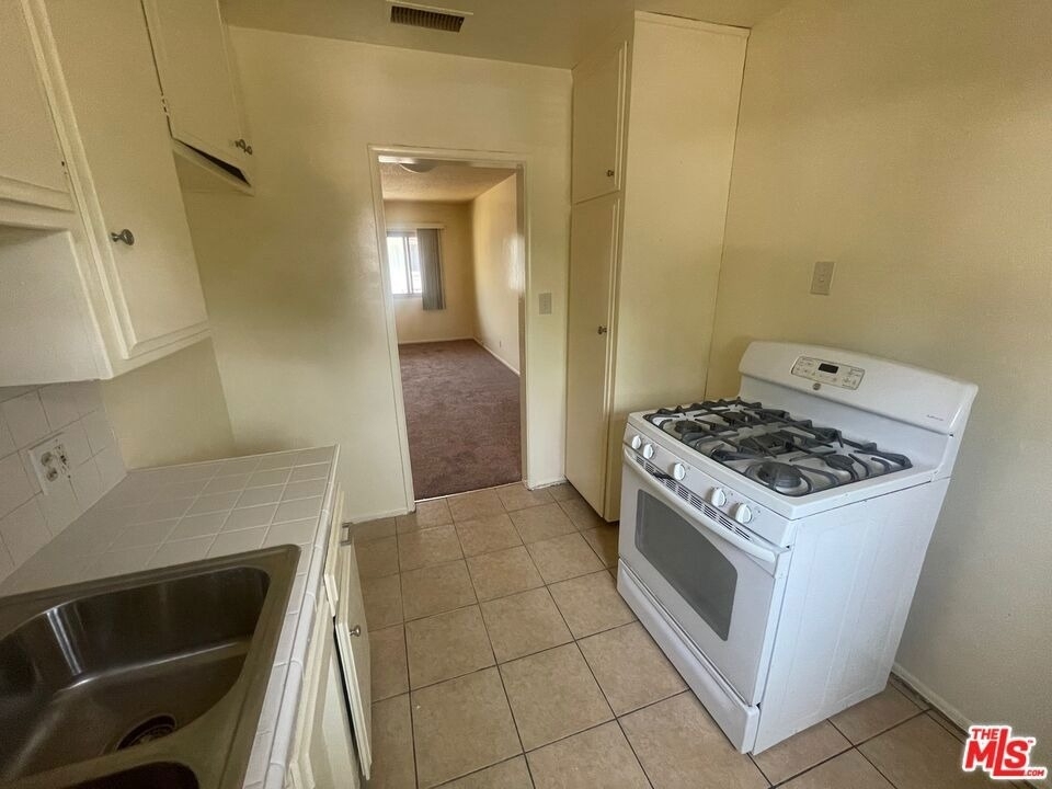 628 S Osage Avenue - Photo 5