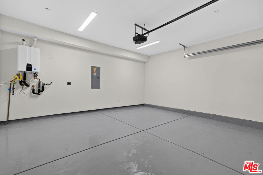 150 N Carondelet Street - Photo 35