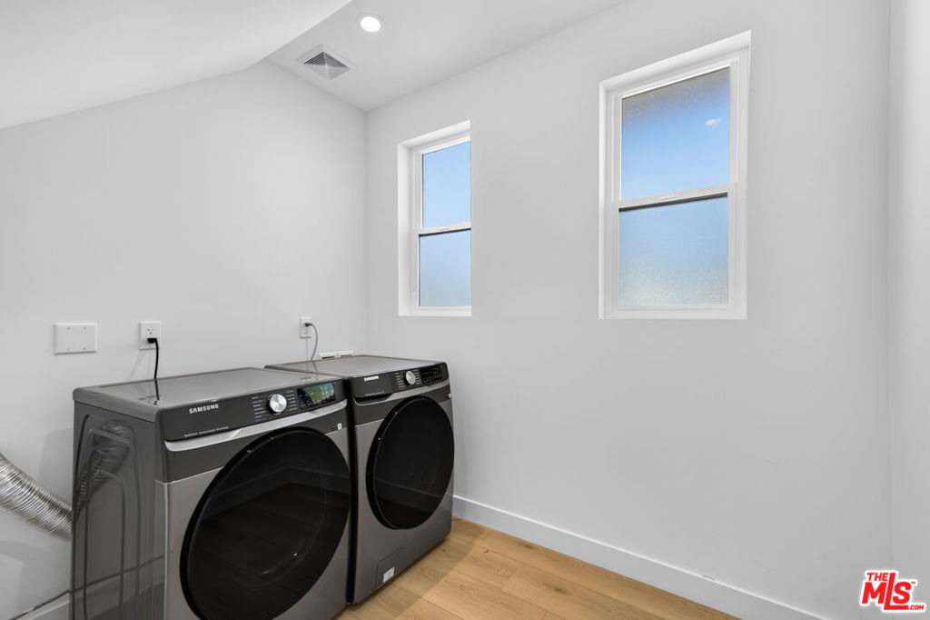 150 N Carondelet Street - Photo 33