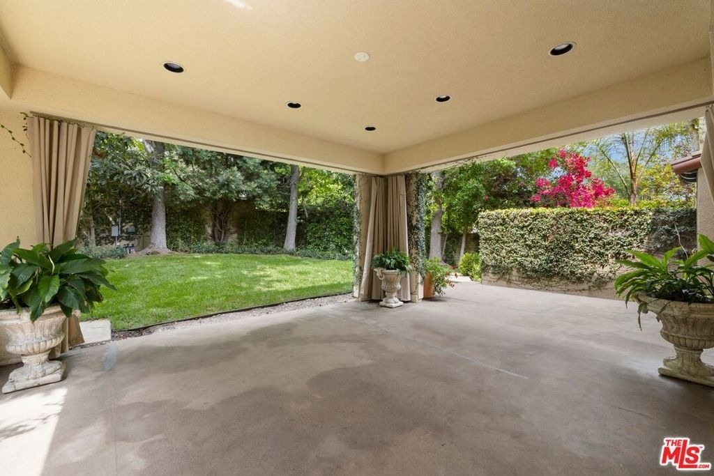 1121 La Collina Drive - Photo 5