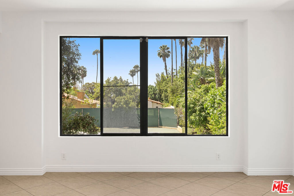 1121 La Collina Drive - Photo 2