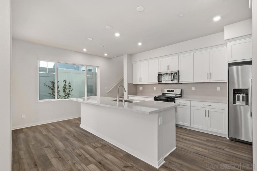 1523 Wingwood - Photo 2