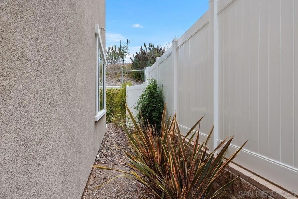 1523 Wingwood - Photo 14