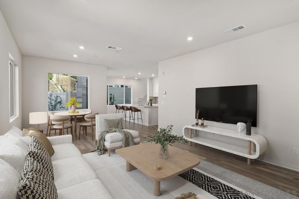 1523 Wingwood - Photo 4
