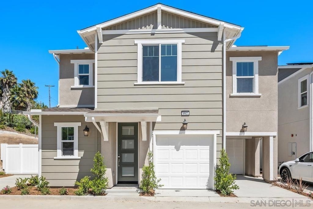 1523 Wingwood - Photo 0