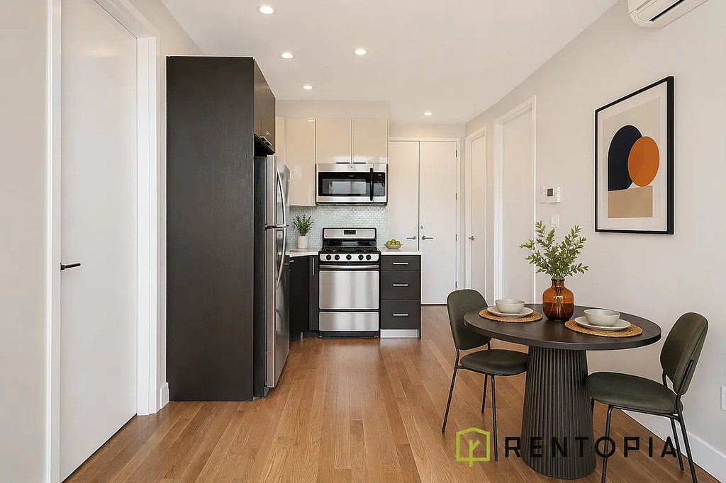 105 Vanderveer Street - Photo 1